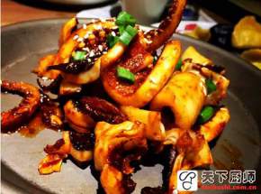 铁板烤鱿鱼（北京酒楼特色菜品）附鱿鱼酱的制作