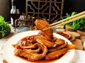 ҲҲ£õ䷽±䷽ڸ̯λȹʵ