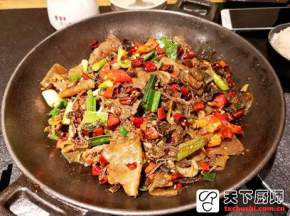 干锅毛肚鸡（精品推荐）附制作干锅菜的特色原料